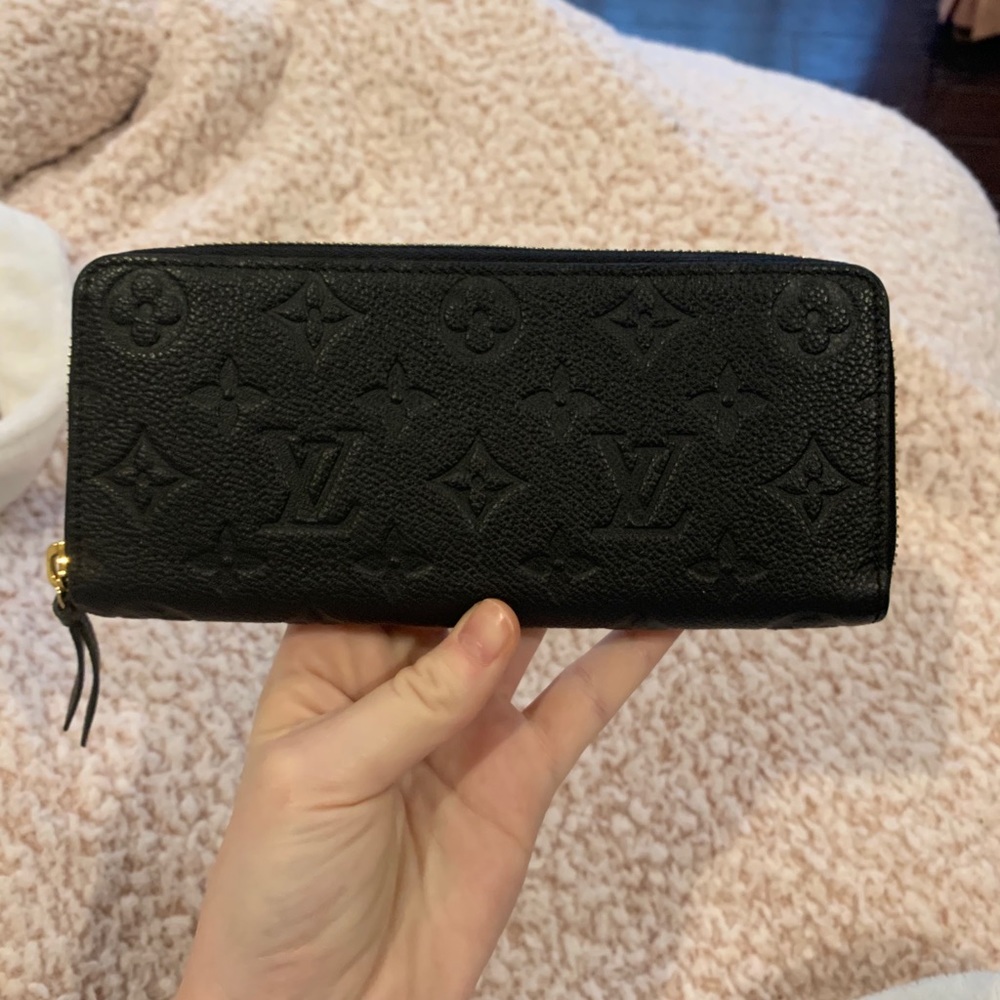 AUTHENTIC LV WALLET !